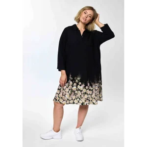 Klänning från Gozzip G262053