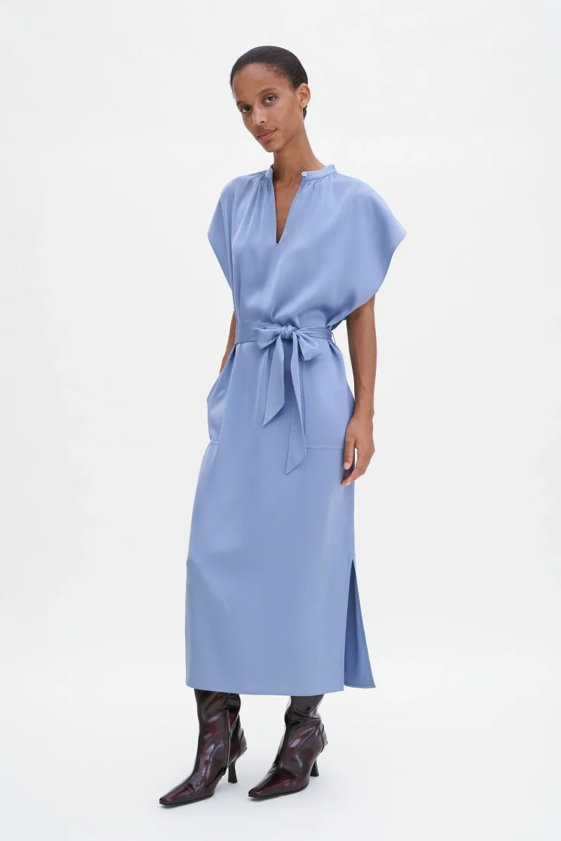 Filippa K Klänning Belted Stand Collar