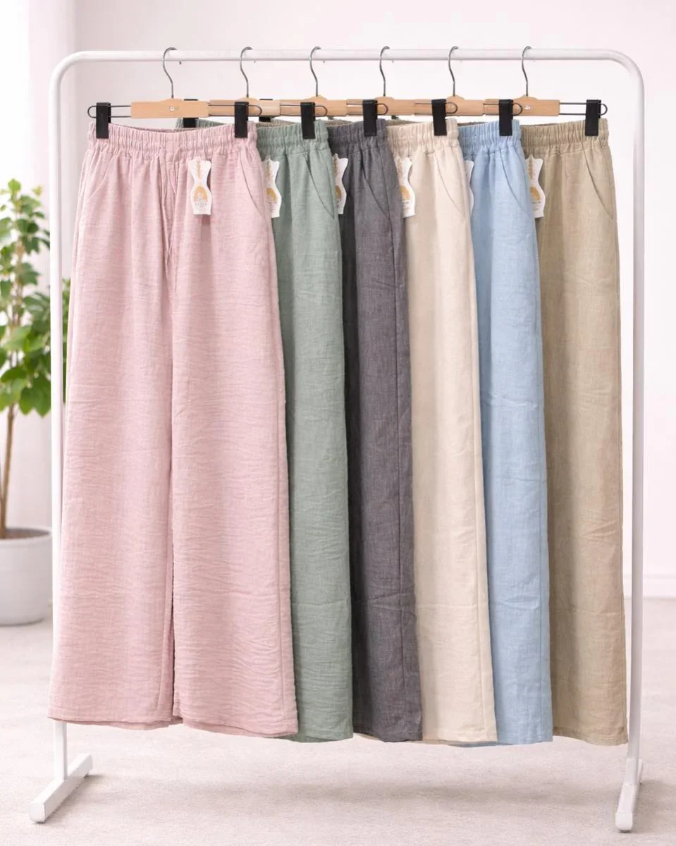 Skön och ledig byxa med resår från Chica London - Bild 4