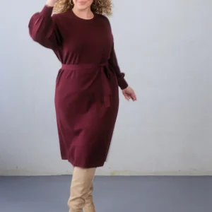 Vinröd stickad klänning från Yesta A005832