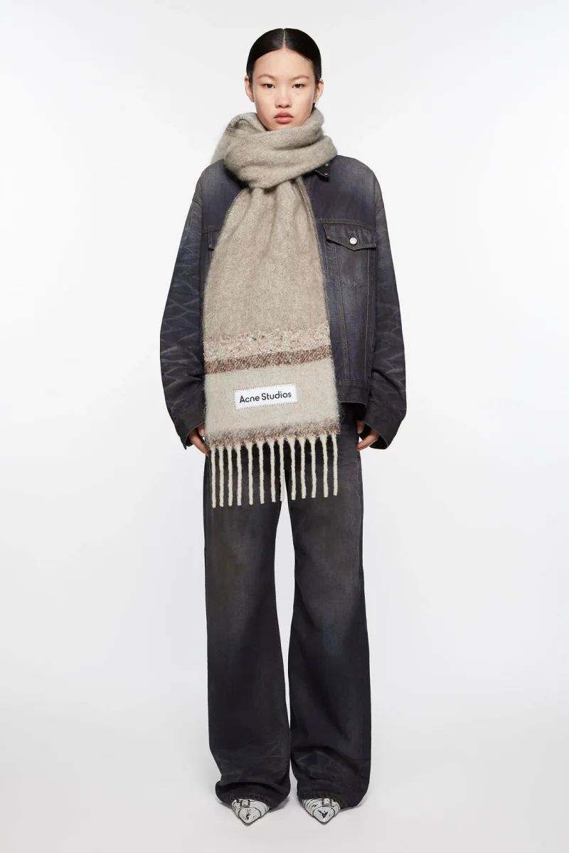 Acne Studios Halsduk Fringed Logo - Bild 2