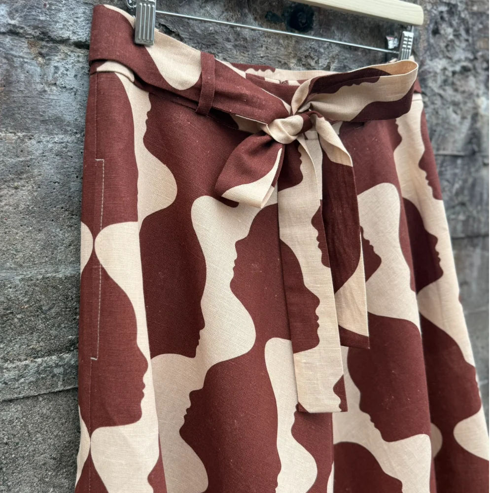 Emilia kjol i Lisa Bengtssons tyg Leila - Bild 5