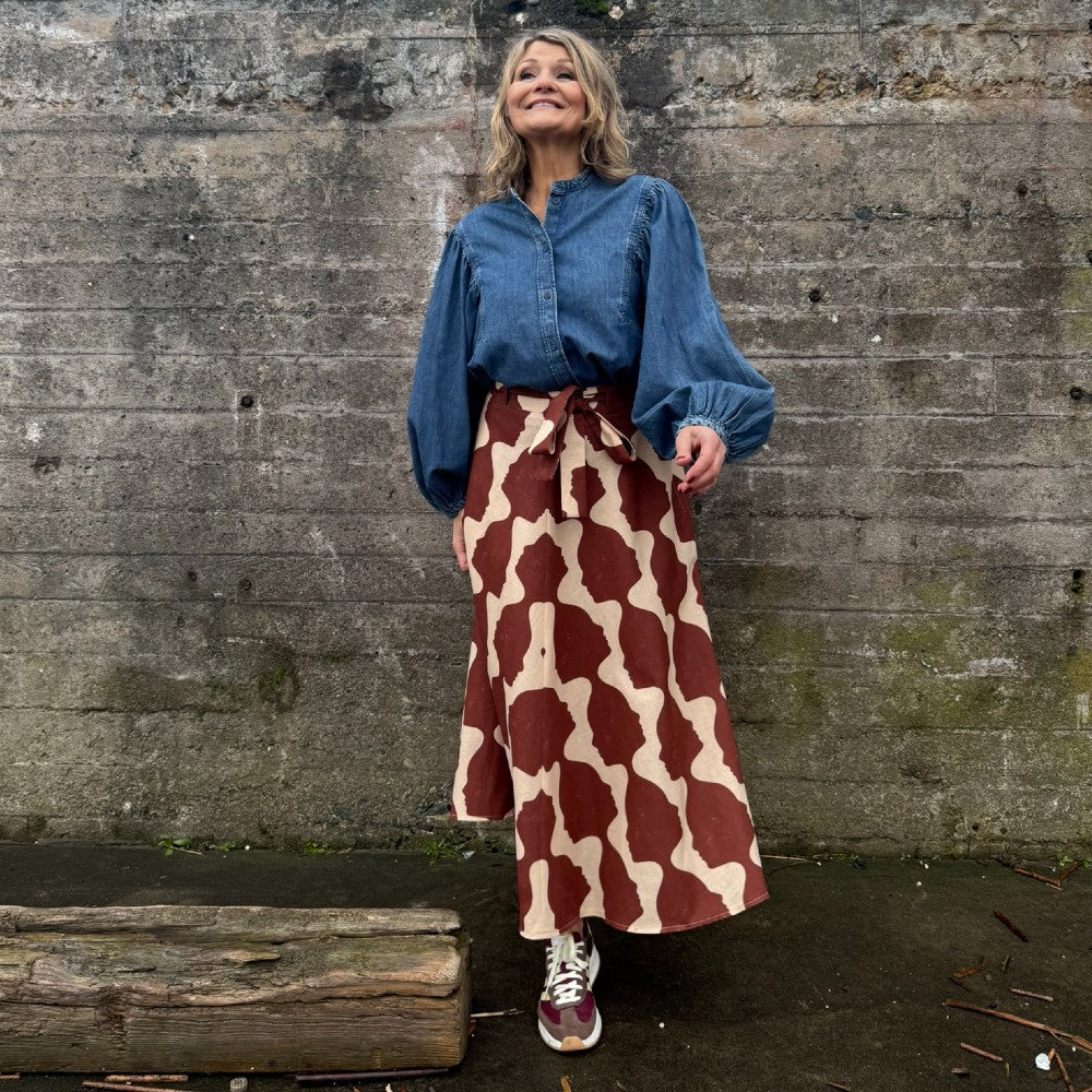 Emilia kjol i Lisa Bengtssons tyg Leila - Bild 4