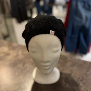 Svart mössa från Börjesson 42003