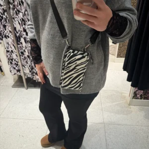 Mobil väska från Ulrika of Sweden 35-8022