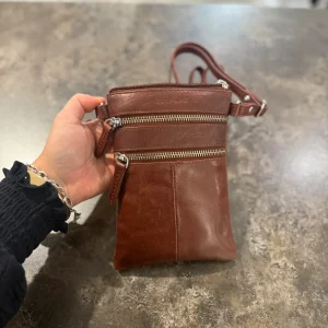 Mobilväska i äkta skinn 7401