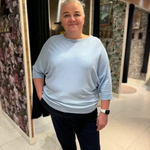 Ljusblå stickad tröja från YESTA A006101