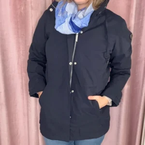 Marinblå jacka från Luhta
