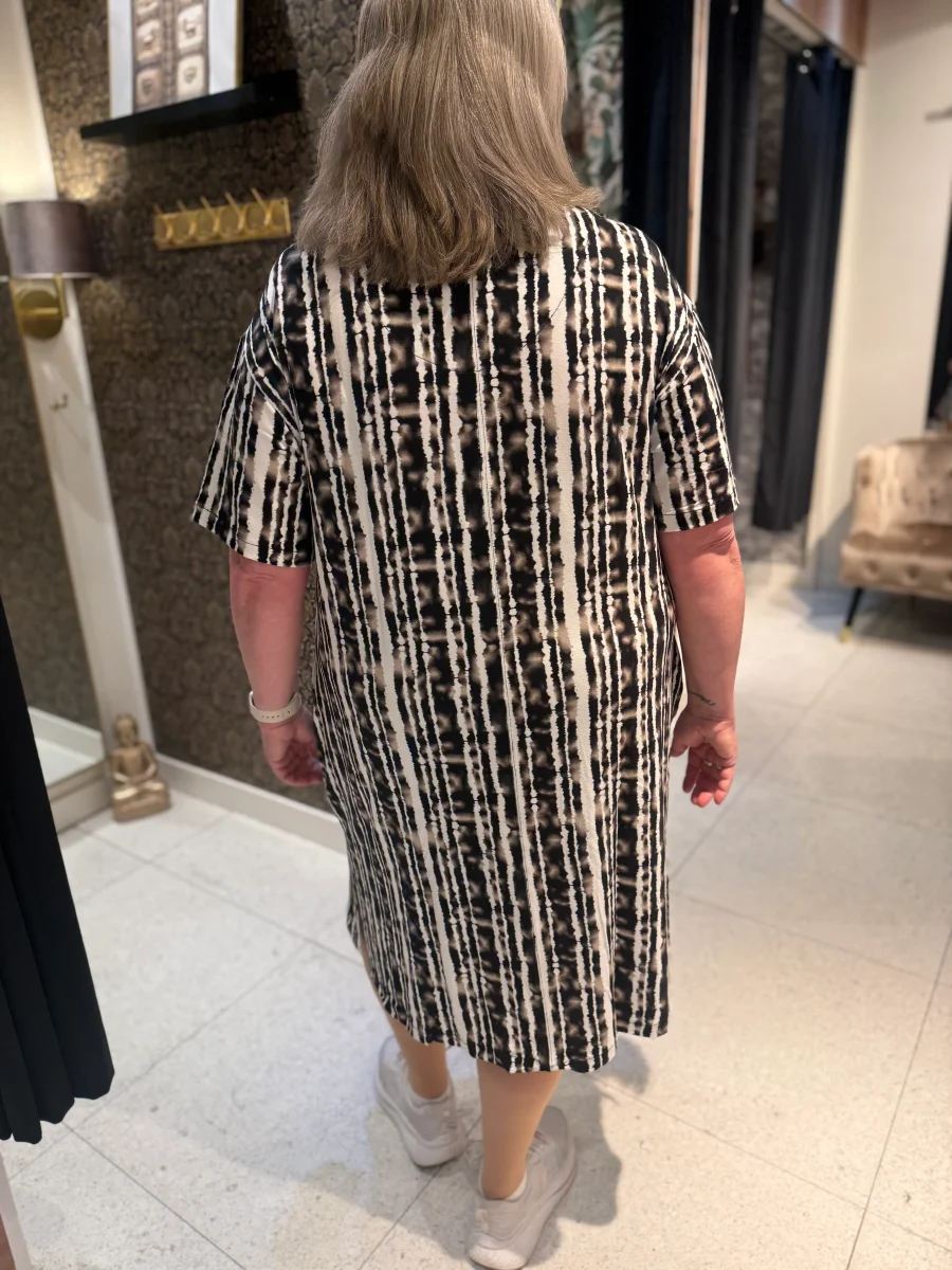 Mönstrad klänning från Ciso 220585 - Bild 6