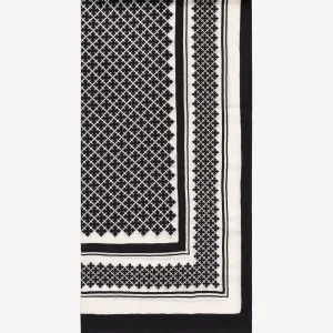 By Malene Birger Halsduk Julee