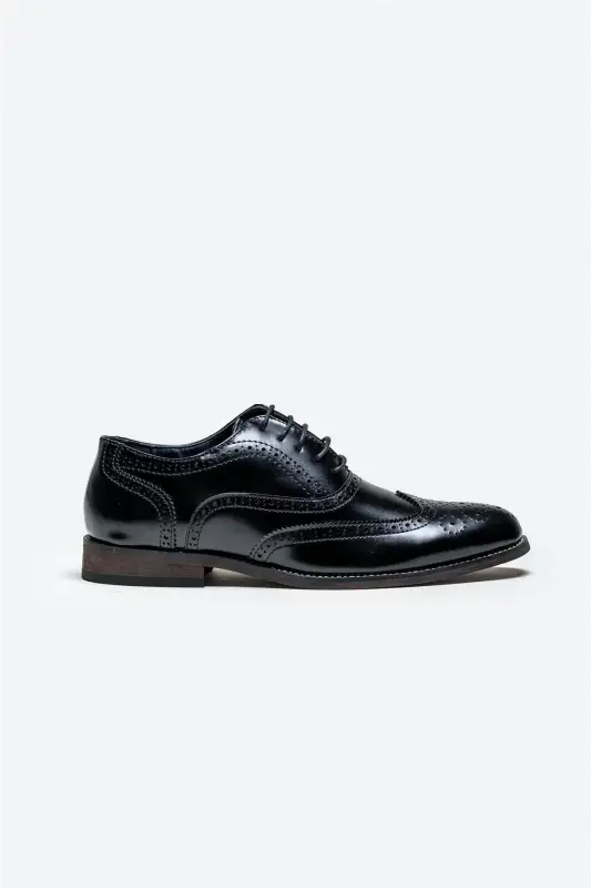 Cavani Clark Skor Svart – Wingtip Brogue
